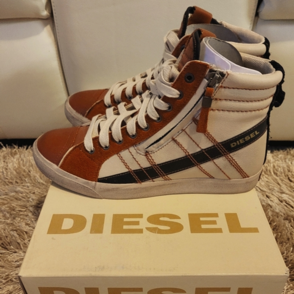 D-Velows D-String High T Sneaker in Sandshell Leather BrownDieselColor:Sandshell